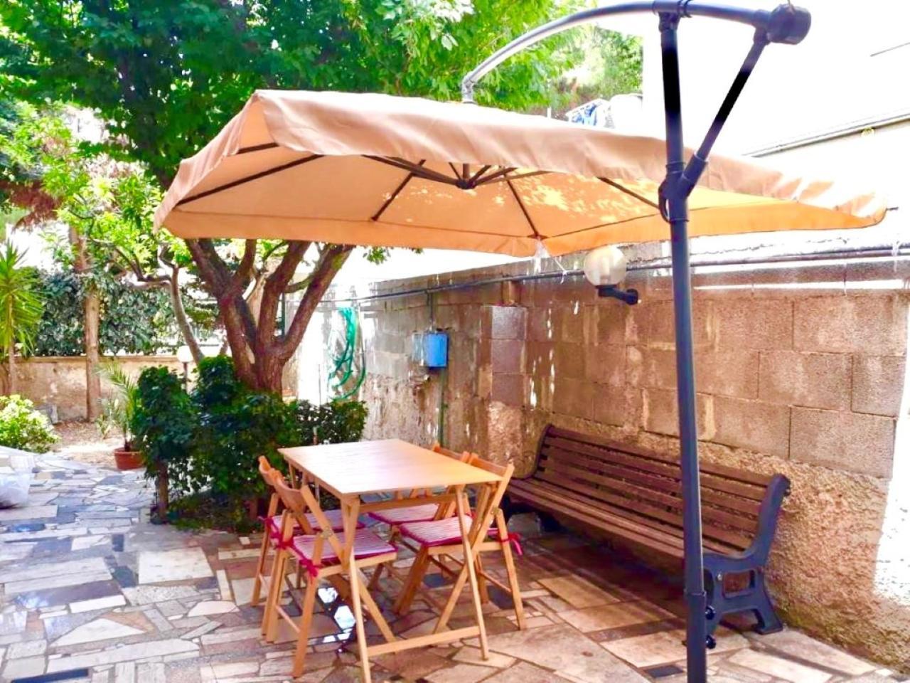 Ferienwohnung Un Posto Al Sole Brindisi Exterior foto