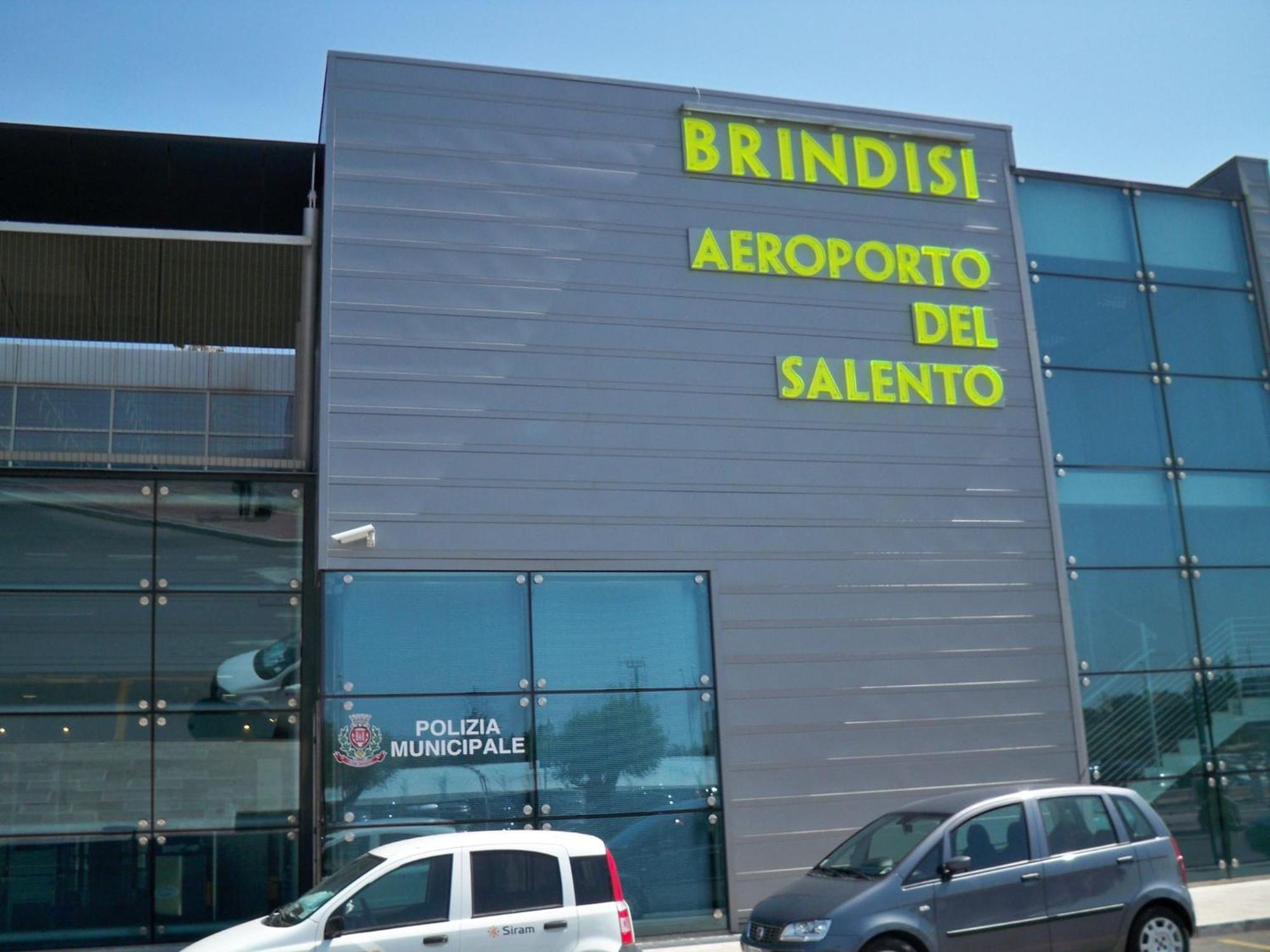 Ferienwohnung Un Posto Al Sole Brindisi Exterior foto